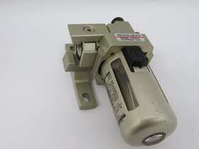 Al3000-02 Pneutac Air 1/4 Inch Npt Modular Line Lubricator With Bracket Used