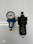 Parker 06L32BE Mist Lubricator W/ Coil Hose Pneumatics Pressure Regulator. Fixed Price $100.00.