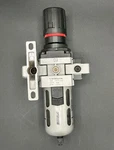 Dynaflo 0425938 3/4 Npt Polycarb/metal Heavy Duty Filter/regulator FRC179434-S. Fixed Price $60.00.