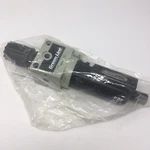 New Numatics Green Line P22B-02M Particulate Filter Regulator 1/4" 0.5UM 125PSI. Fixed Price $109.09.