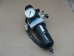 Wilkerson Pneumatic Air Pressure Regulator B28-04-FKG0B 0-0.86MPA (damaged). Fixed Price $19.99.